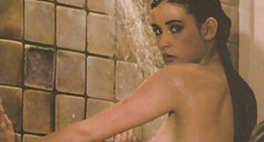 lucy mochi sex nơi như đàn sexngon ông quan hệ tình dục vì tiền.